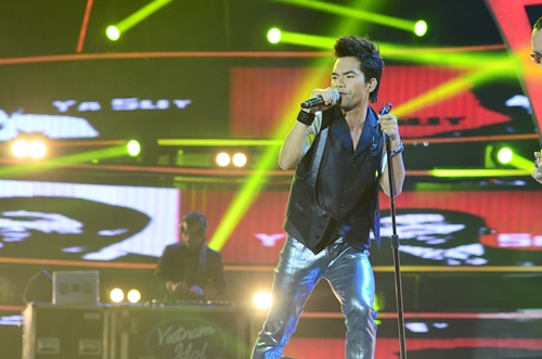Chung ket Vietnam Idol 2012: My Tam \'dong vai ac\' day do YaSuy