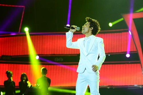 Chung ket Vietnam Idol 2012: My Tam \'dong vai ac\' day do YaSuy