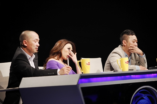 Chung ket Vietnam Idol 2012: YaSuy bat ngo \'danh bai\' Hoang Quyen