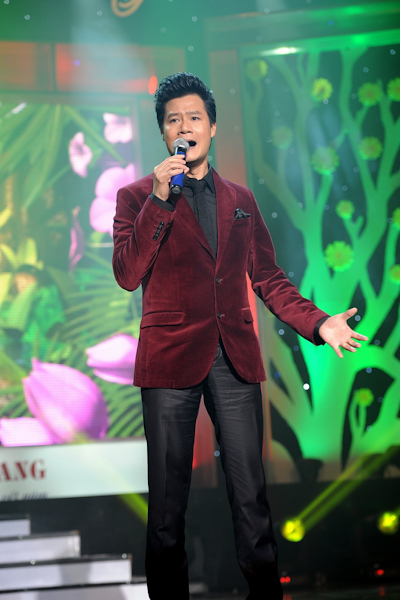 Mr Đàm dẫn học trò đi hát