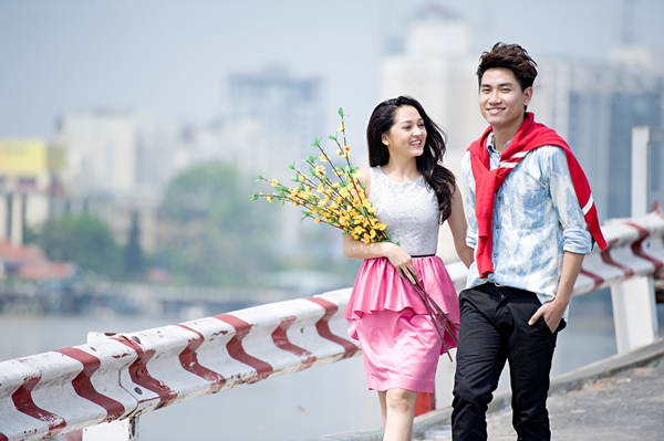Bao Anh, Nhu Quynh khoe ve dep rang ngoi chao xuan 2013 cung V.Music