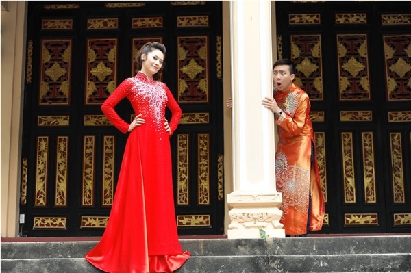Trấn Thành, Thanh Thúy nhắng nhít đón Tết 1