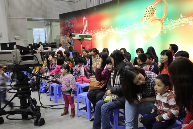Gala Tet Do Re Mi 2013: He lo anh hau truong ghi hinh