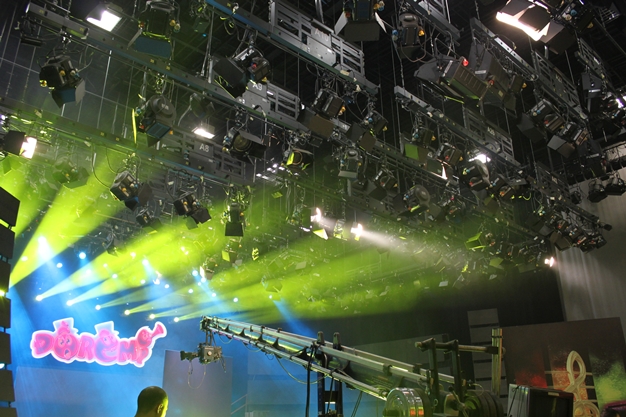 Gala Tet Do Re Mi 2013: He lo anh hau truong ghi hinh