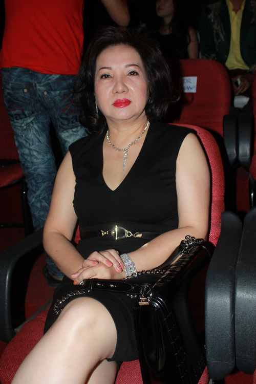 Ho Ngoc Ha giai quyet em dep nhung rac roi doi tu