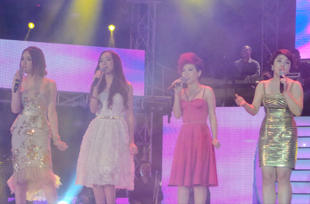 4 cô gái lọt Top 10 Vietnam Idol