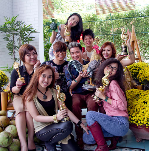 Dam Vinh Hung don tat nien som cung cac hoc tro \'The Voice\'