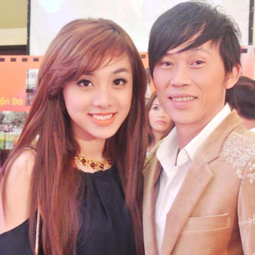 Bức ảnh nữ ca sĩ Lan Trinh chụp cùng nghệ sĩ hài Hoài Linh