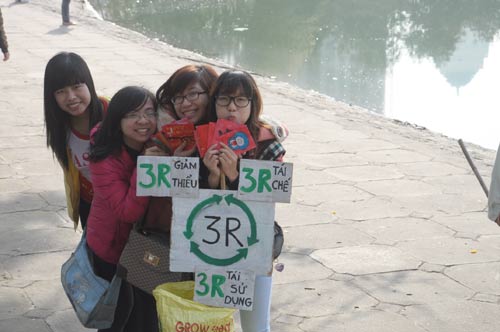 Tet ong Tao 2013: Tha ca, khong vut rac duoc...bao li xi