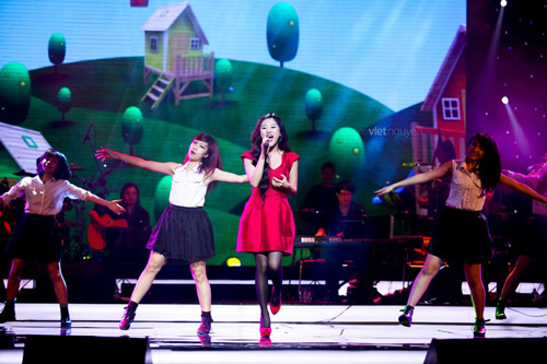 Fan nữ 