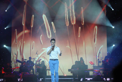 Fan nữ 