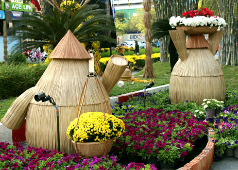 Duong hoa Nguyen Hue 2013 truoc gio khai mac
