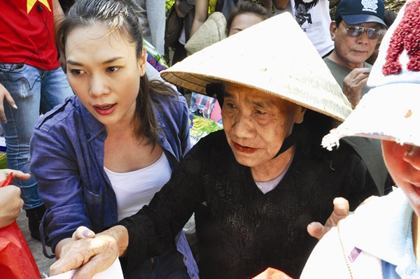 My Tam nhay mua cung ba con ngheo Quang Nam