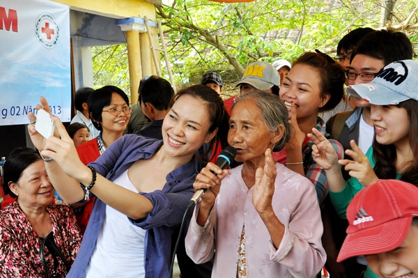 My Tam nhay mua cung ba con ngheo Quang Nam