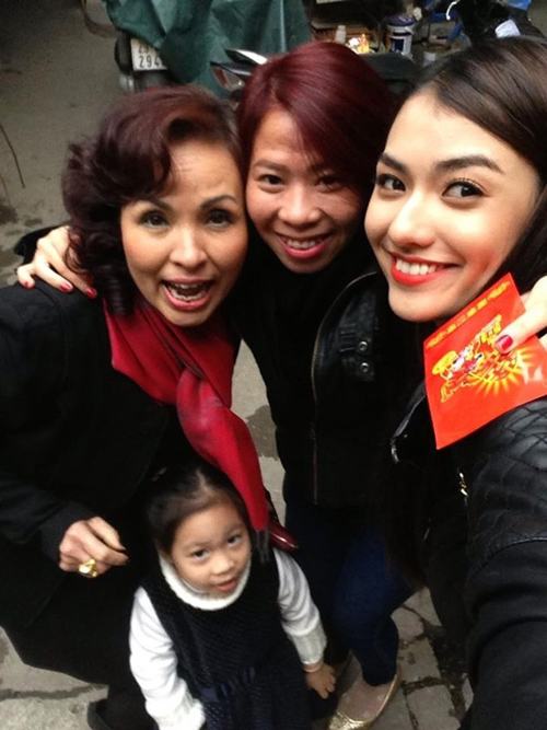 Nhung hinh anh an Tet tung bung cua sao Viet