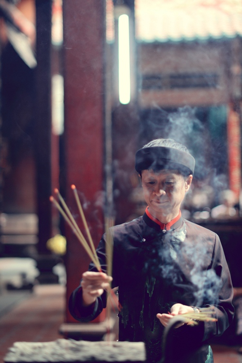 Ha Ho, Le Hoang len chua cau nguyen