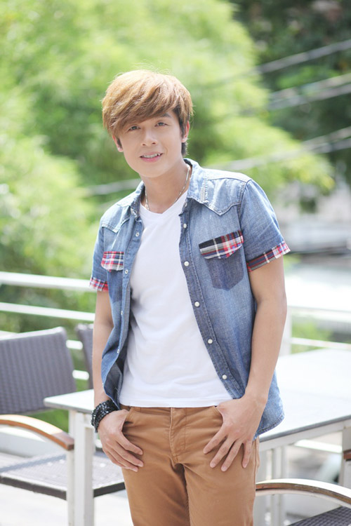 Bảo Anh tham gia 
