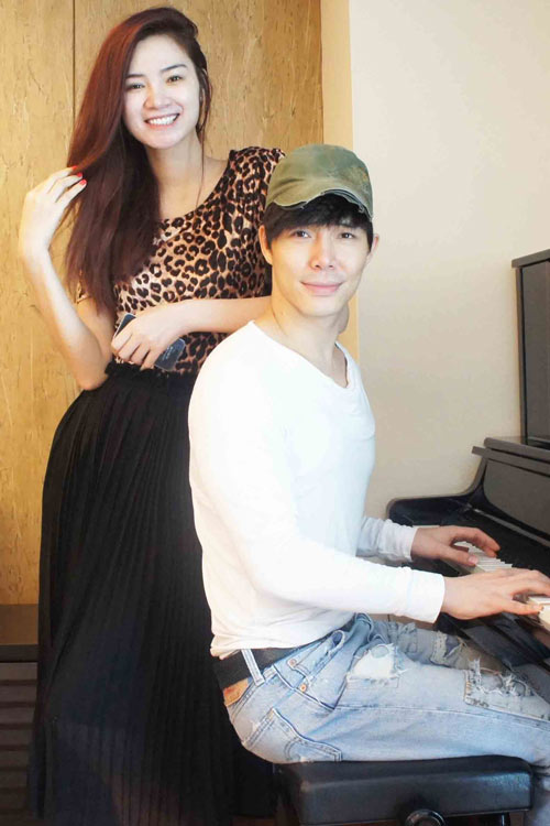 Ngoc Oanh va Nathan Lee nho Thu Minh day hat