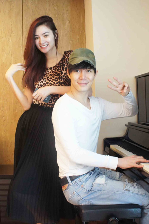 Ngoc Oanh va Nathan Lee nho Thu Minh day hat