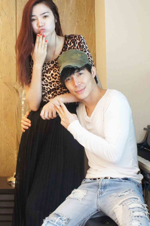 Ngoc Oanh va Nathan Lee nho Thu Minh day hat