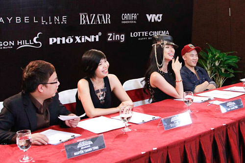 Ngo Thanh Van tren \'ghe nong\' tuyen quan project runway