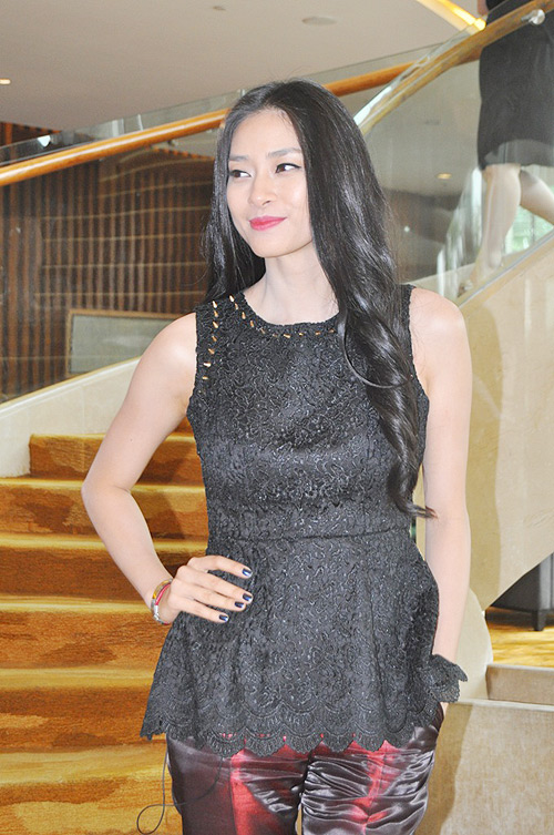 Ngo Thanh Van tren \'ghe nong\' tuyen quan project runway