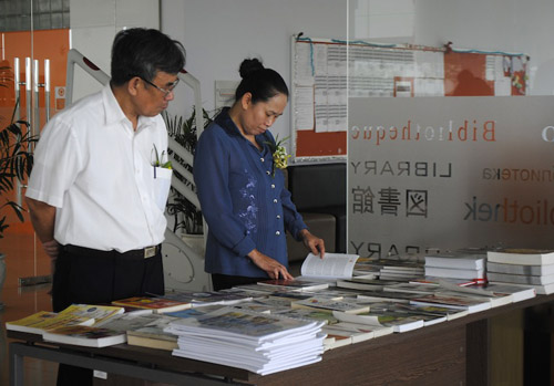 Xuc dong Le tri an bo me cua sinh vien Ha Noi
