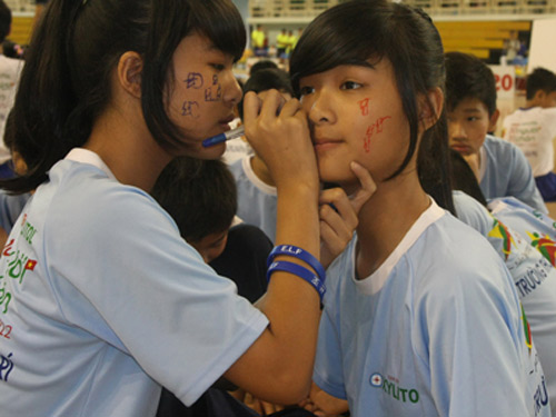 Thoi diem nuoc rut hoc sinh lop 12 hoang mang ve lich hoc