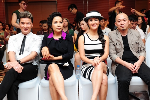 Hop bao Giong hat viet 2013 cang thang vi Phuong Uyen