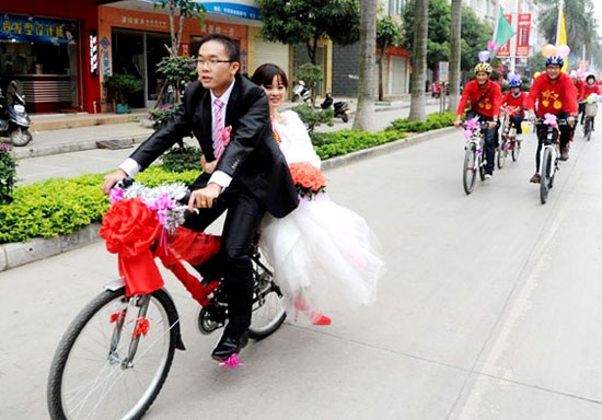 Những màn rước dâu độc đáo nhất thế giới