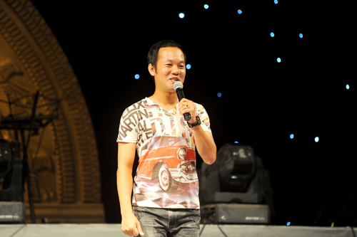 Suc hut lon tu ca si chuyen gioi Lam Chi Khanh va Huong Giang Idol
