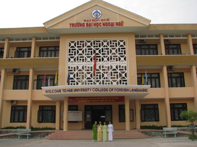 Dai Hoc Ngoai Ngu - DH Hue cong bo ti le choi nam 2014