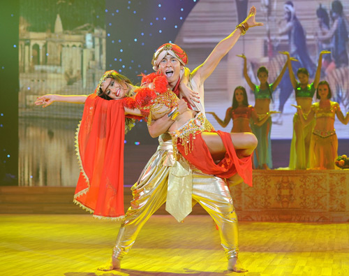 Ngọc Quyên khóa môi bạn nhảy nồng nàn, Ca nhạc - MTV, buoc nhay hoan vu, buoc nhay hoan vu 2013, BNHV 2013, BNHV, Ngoc Quyen, khoa moi, hon, ban nhay, Yen Trang, Maya, Bao Anh, tin tuc