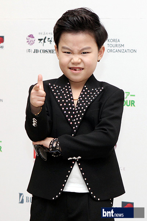 Psy goc Viet hoc hoi dan anh tung MV \