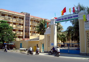 De an tuyen sinh rieng nam 2013 cua 4 truong dai hoc ngoai cong lap