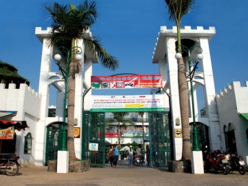 Ty le choi Dai Hoc Quoc Te Hong Bang