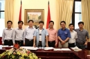 Xuân Bắc cùng 9 đại biểu thanh niên tới thăm huyện đảo Trường Sa