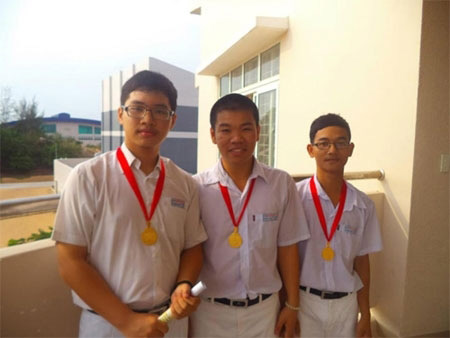 Thu vi bai tho \'Tom tat truyen Kieu\' cua chang thi si \