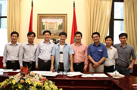 Xuan Bac cung 9 dai bieu thanh nien toi tham huyen dao Truong Sa