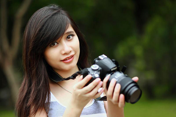 Gap go nhung co nang MC 9X xinh dep, tai nang
