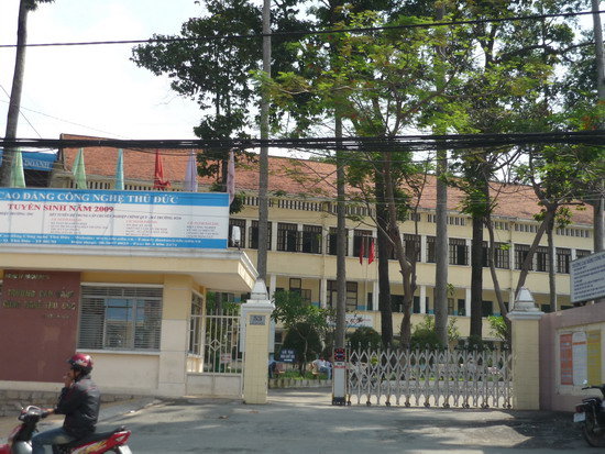 Ty le choi Cao Dang Cong Nghe Thu Duc