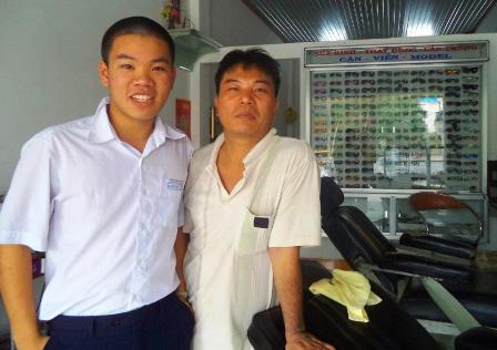 Đạt được xem là bản sao của người bố - món gì cũng biết như thơ, văn, vẽ, cờ vua...