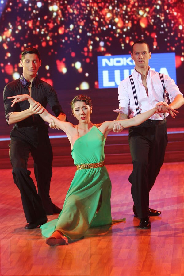 Ngọc Quyên tiếp tục thuyết phục BGK bằng phần nhảy Rumba đầy cảm xúc.