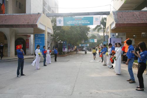 Dai Hoc Kien Truc Ha Noi cong bo ty le choi nam 2014