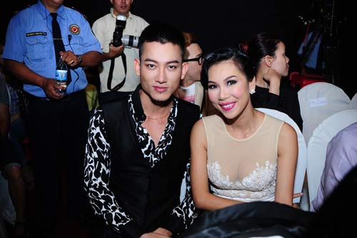 Dam Vinh Hung banh bao di xem chung ket Cap doi hoan hao