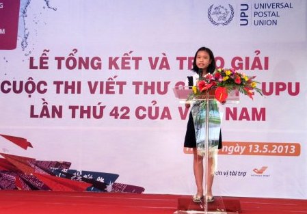 Buc thu \'Thuy Tinh gui Son Tinh\' dai dien Viet Nam du thi UPU 42 quoc te