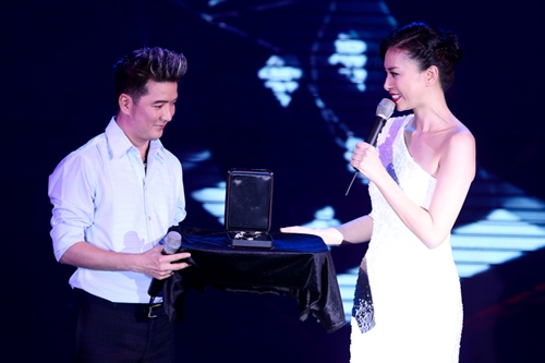 Dam Vinh Hung tro tai kheo leo giup \
