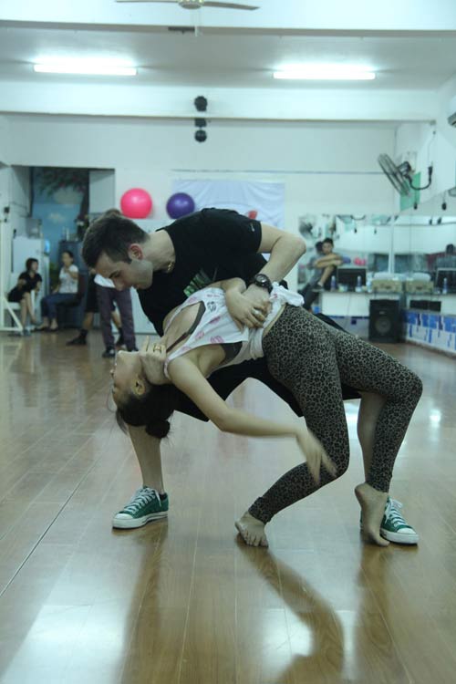 Vy Oanh lam khach moi dac biet cua Buoc nhay hoan vu 2013