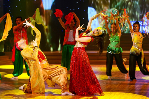 Chung ket Buoc nhay hoan vu 2013: Ngoi vi quan quan ve tay ai?