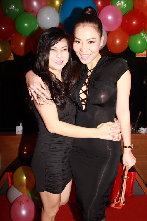 Phan Dinh Tung - Cat Phuong mo tiec mung giai a quan